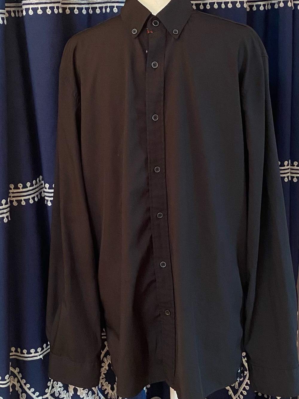 Men's Long-Sleeve Black Button-Down Dress Shirt
